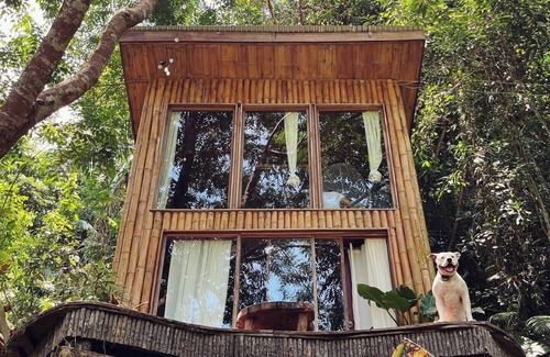 Lazi Cabin | Riverside Cabin near Cambugahay Falls With kitchen