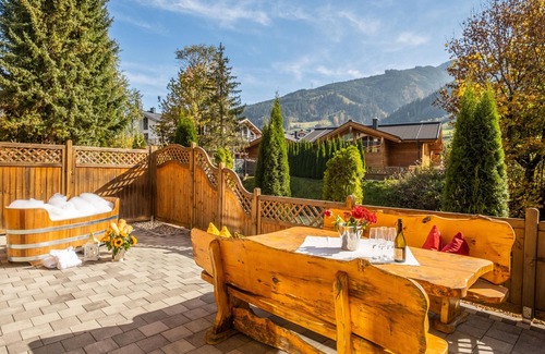 Kaprun Ski Chalet | Riverside chalet with sauna and terrace in Kaprun