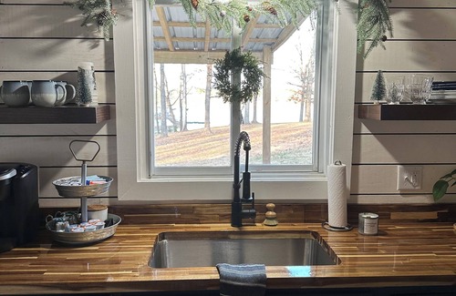 Denver Cottage | Riverside cottage in Waverly w/boat ramp & dock. Private & peaceful. Water view