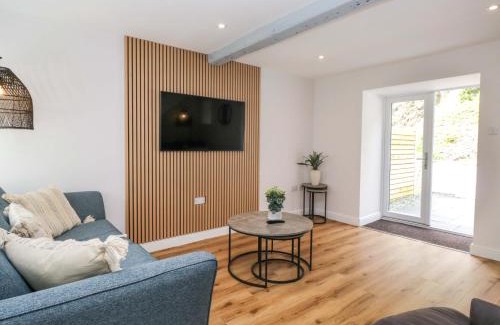 Keswick House | Riverside Cottage No 4