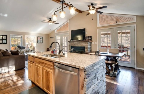 Franklin House | Riverside Getaway with Peaceful Views & Sounds