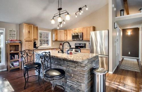 Franklin House | Riverside Getaway with Peaceful Views & Sounds