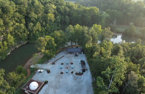Waynesboro Resort | Riverside Glamping Geodome on Buffalo River - Romantic Getaway