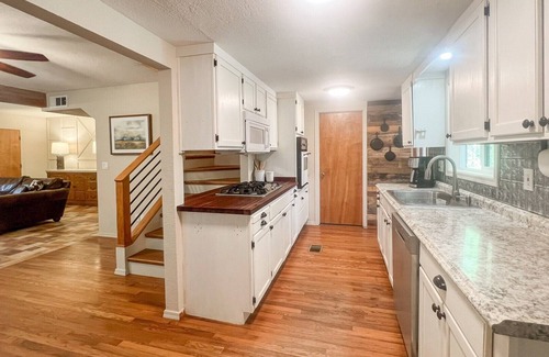 Whispering Pines Cabin | Riverside Hideaway: A Private Forest Retreat with Riverfront Elegance