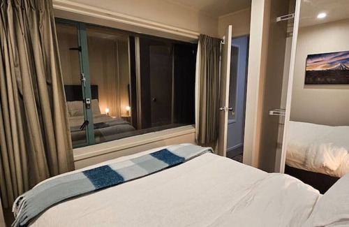 Hamilton House | Riverside- Hot Tub- Free Parking- CBD