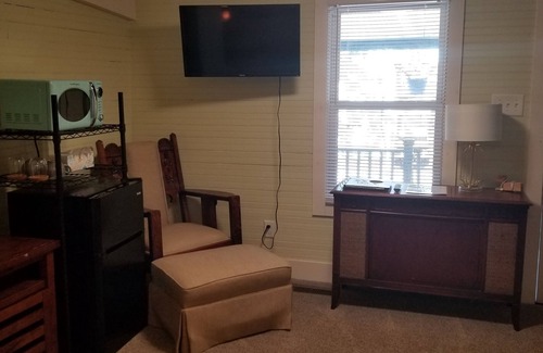 Folly Beach House | Riverside Inn and Cottages