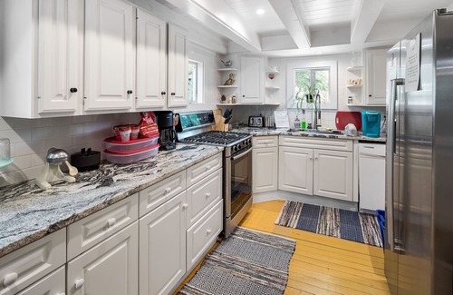 Folly Beach House | Riverside Inn and Cottages
