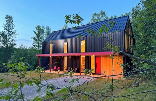 Oconto House | Riverside Retreat: Where Nature & Luxury Meet