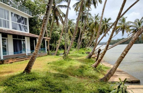 Kozhikode Villa | Riverside Stay @WaterGlassVilla