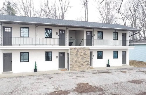 Newburgh Apartment | RiverStone Retreat C