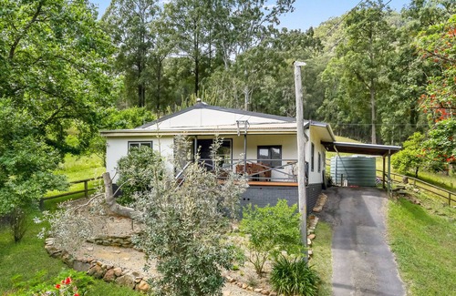 St. Albans House | Riverview Cottage In Historic St Albans