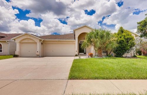 Riverview House | Riverview Home with Screened Pool about 1 Mi to Marina!