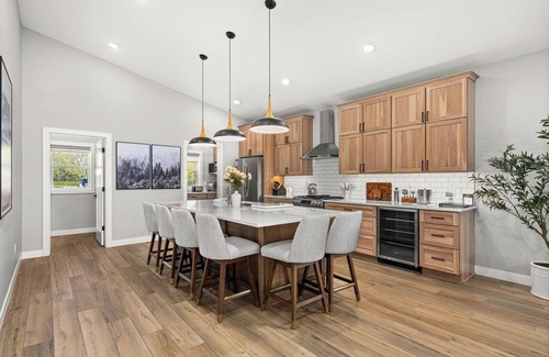 Duluth House | RiverWest Rivers Edge on the River - Brand New - Hot Tub