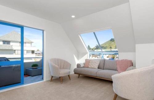 Mount Maunganui House | Riviera Retreat - in the heart of the Mount