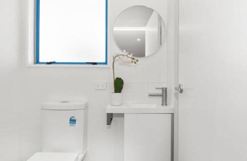 Mount Maunganui House | Riviera Retreat - in the heart of the Mount