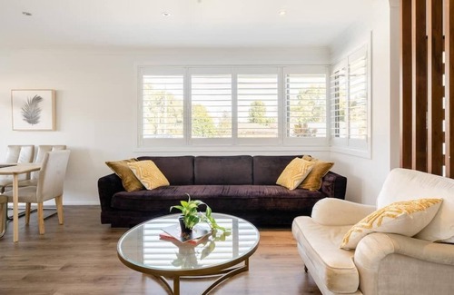 Riverstone House | Rivo Entertainer