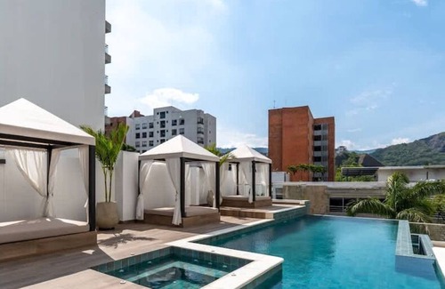 Cali Apartment | RM 1102 | Luxurious Suite | Pool | Gym | Security