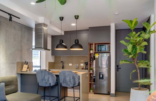 Cali Apartment | RM506 | 2-Bed Luxury | Balcony | Pool | Gym