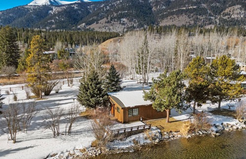 Wilson Cabin | RMR: Fish Creek Cabin-Bravo in Wilson, WY