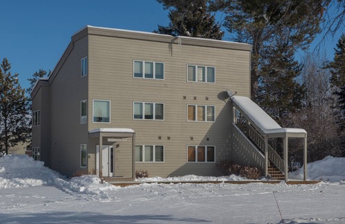 Moose Wilson Road Condo | RMR: Mountain Ash 3 Condo in The Aspens/Wilson,WY