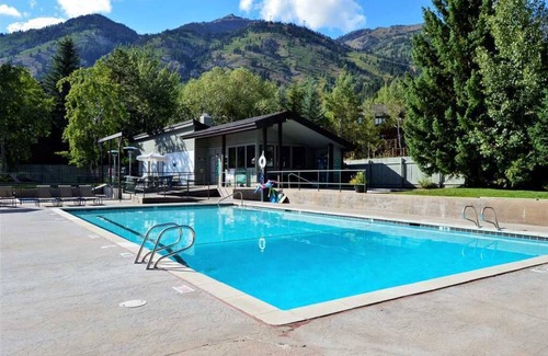 Teton Village Condo | RMR: Rendezvous A5 Condo in Teton Village
