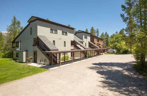 Moose Wilson Road Condo | RMR: Strawberry 3921 Condo in The Aspens/Wilson,WY