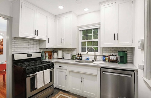 Southwest Minneapolis House | Robbin's Nest | Linden Hills | Walk to Creek Trail