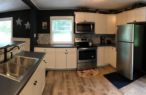 Lake Ann House | Robin's Nest, a home located in the quaint Village of Lake Ann Michigan