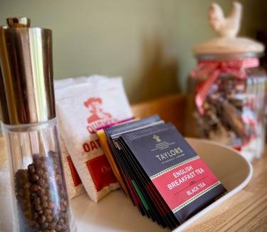 Foolow Apartment | Robin's Nest (Top Cabin)