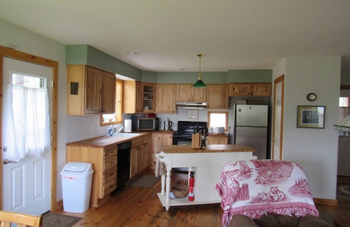 Crescent City North Cottage | Rock and Wave Cottage At The Beach