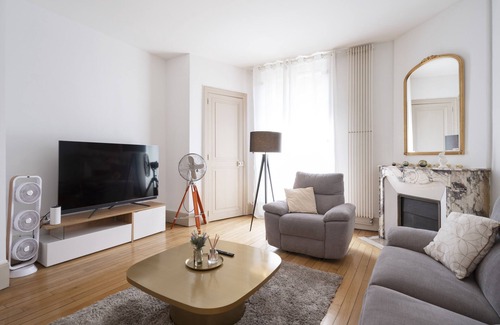 Poincare - Foch - Anatole France - Croix de Bourgogne Apartment | Rock In Share - Luxe Poincaré