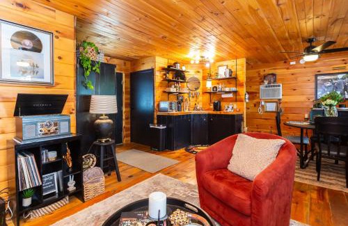 Mid America House | Rock N Roll Lake Haus