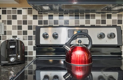 Charlotte Apartment | Rock Out! Gym, Pool, Free Parking