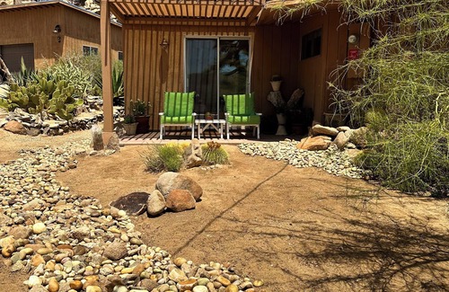 Monument Manor House | RockHill Ranch-Joshua Tree Retreat, Secluded and Beautiful!