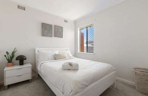 Rockingham House | Rockingham Beach Breeze 2br Retreat