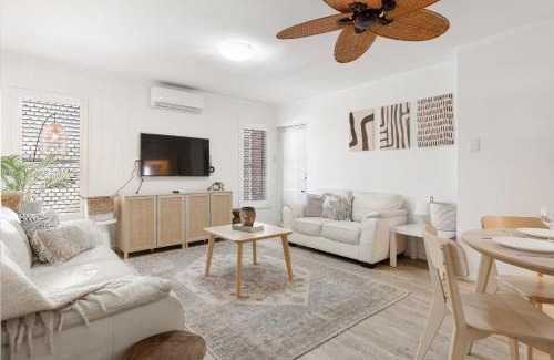 Rockingham House | Rockingham Beach Breeze 2br Retreat