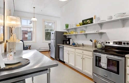 Rockland Apartment | Rockland Central Loft