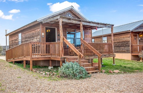 Fredericksburg Cabin | Rockview Cabin 4 | Sleeps up to 4 | Spectacular Views of Enchanted Rock!