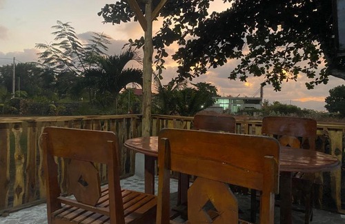 Hu'u House | Rocky Homestay Lakey