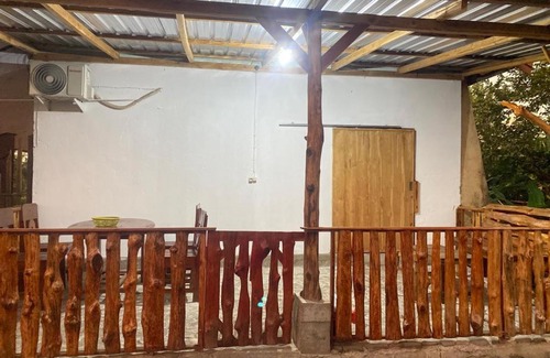 Hu'u House | Rocky Homestay Lakey