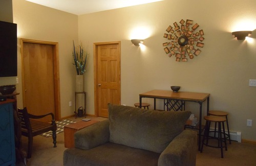Lake George House | ROCKY MOUNTAIN GET AWAY GREAT VIEWS OF MOUNTAINS, LAKE AND ROCK OUTCROPPINGS