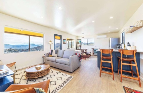 Yucca Valley Cabin | Rocky Roost Cabin - Private Boulder Hiking