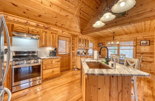 Suches House | Rocky Top - Bunk/Game Room/Hot Tub/Mountain View