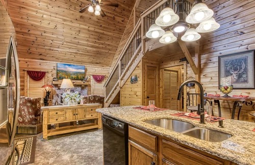 Sevierville Cabin | Rocky Top Heaven - Arcade Game, Resort Pool, $560 FREE tickets each paid day!