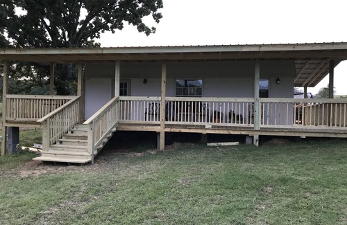 Hughes County Cabin | Rocky Top Winery Beautiful Rustic Cedar Cabin