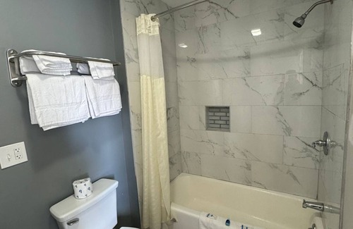 Moosic Hotel | Rodeway Inn Moosic - Scranton