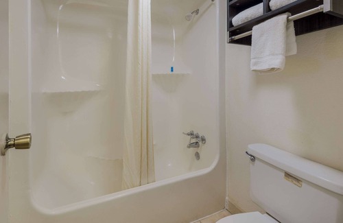 Ardmore Hotel | Rodeway Inn