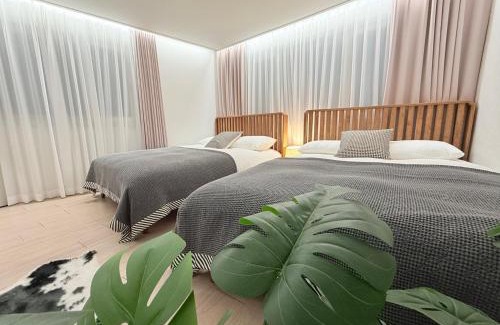 Seogyo-dong Apartment | Roise House In Hongdae