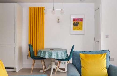 Exmouth Apartment | Rolles Rainbow