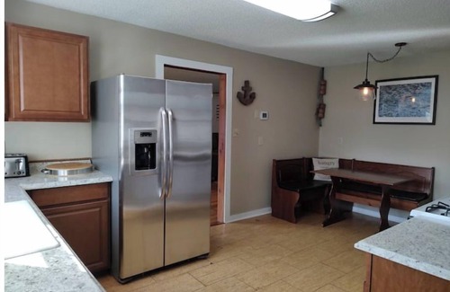 Coinjock House | Rolling Hitch-Cottage on the ICW - Dog Friendly!